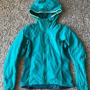Arc’teryx Atom Insulated Hoodie Jacket (teal) - Women’s small